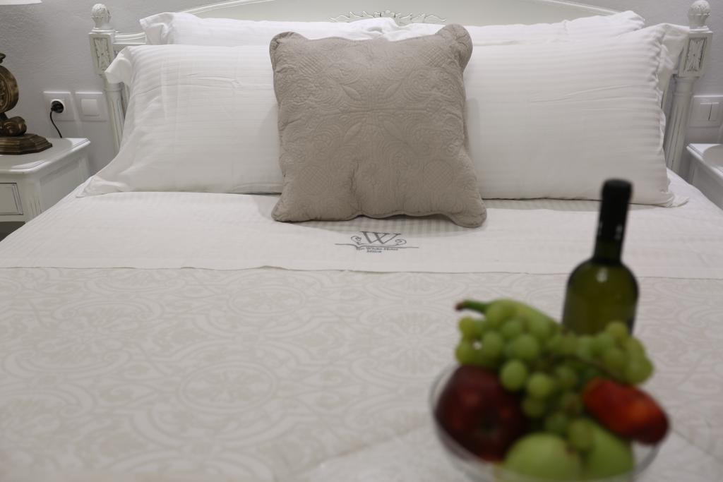 The White Suites Adámas Extérieur photo